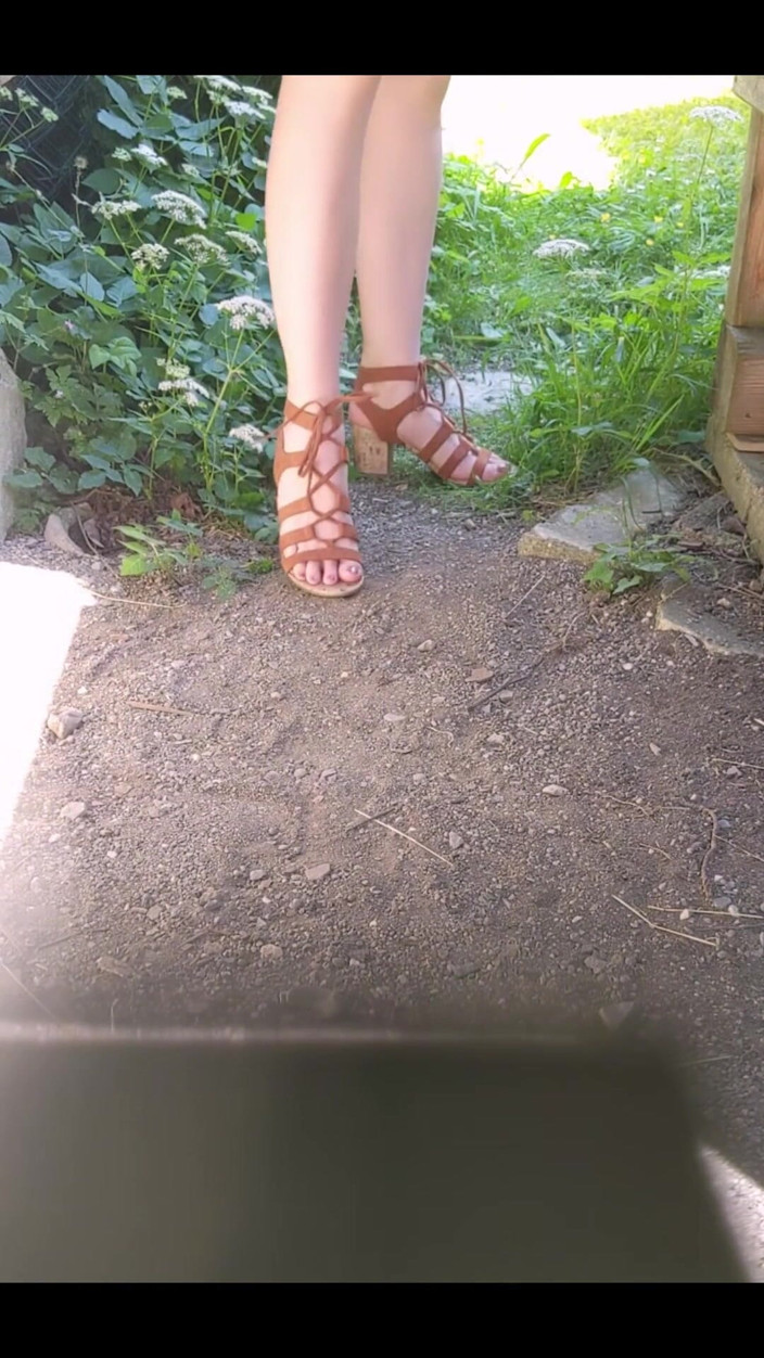 Lilux69: Finalmente, verão! Algum novo xixi ao ar livre está chegando