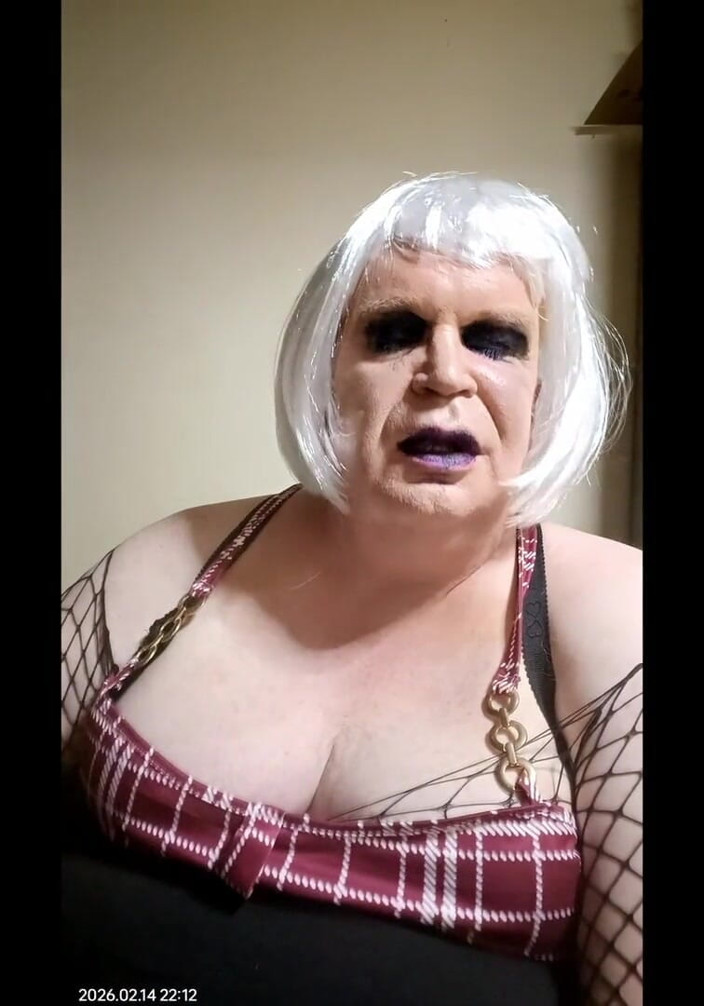 Stephanie-Nicole-TV: Bitchy BBW TV exploring what it may take to subdued...