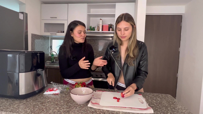 scarlettandc: We Prepare Creamy Strawberries and Have Fun