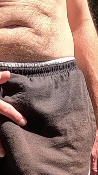 Stor oklippt kuk naken utomhus närbild onanerar, kantning, cumming - Rockardglans 212