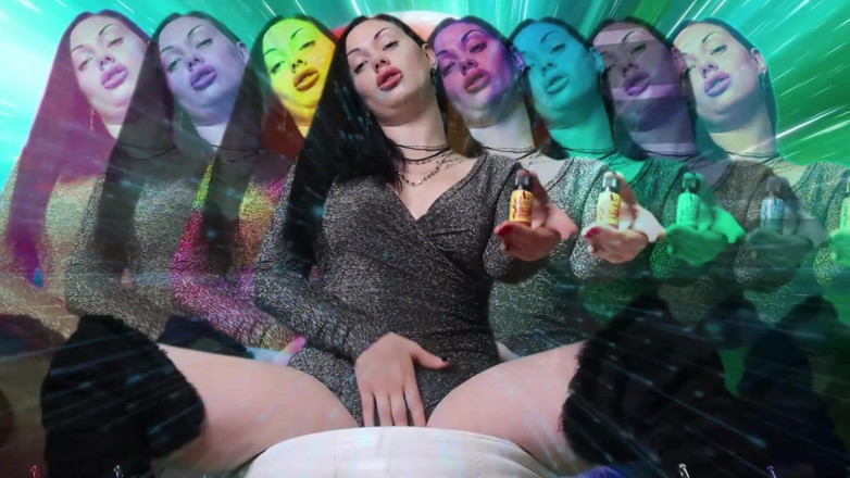 Goddess Misha Goldy: Ostrożność!!! Im bardziej wąchasz, tym bardziej jesteś uzależniony ode mnie!