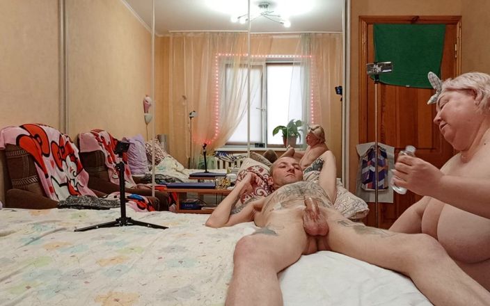 Zona901: Свекровь делает ручной стимуляцию моего маслянистого члена перед камшотом
