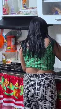 Esto Es Exactamente Lo Que Siempre He Querido: Una Mujer Que Conoce La Cocina, Sabe Cómo Cuidar a Su Hombre Y Sabe Exactamente
