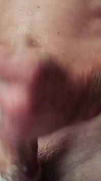 Masturbace v koupelně můj penis a anál