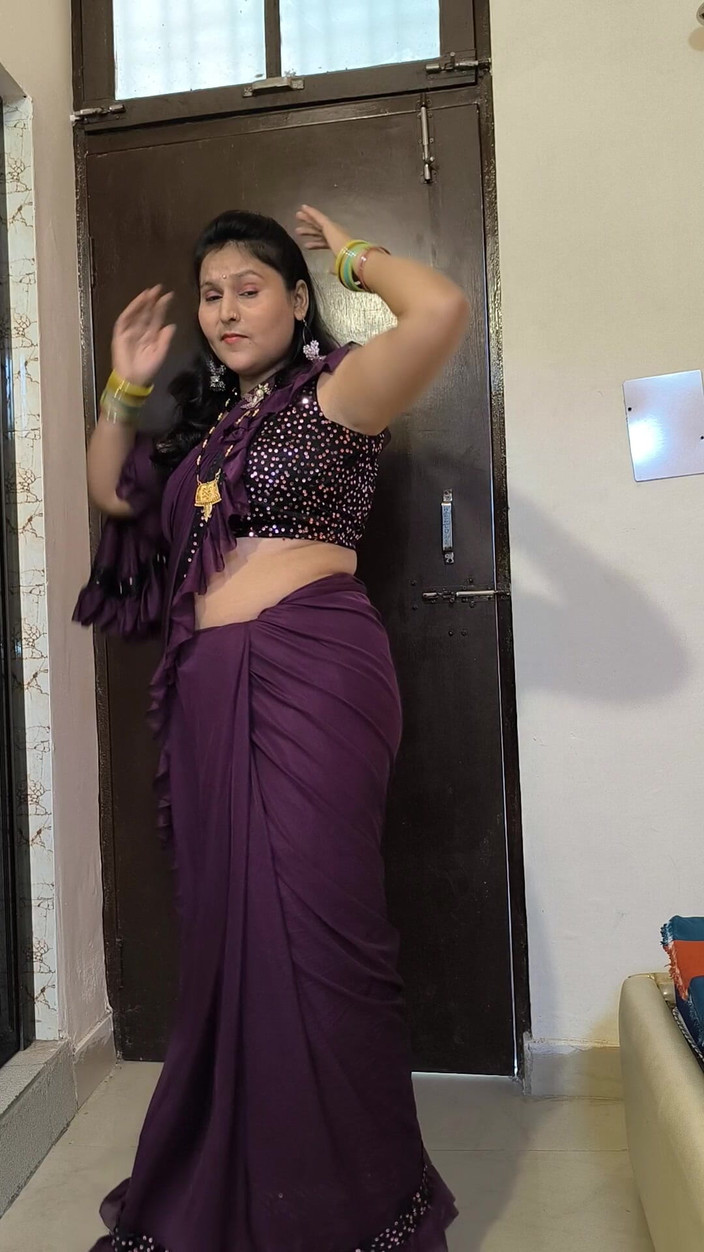 Puja555: Puja Bhabhi nagi taniec