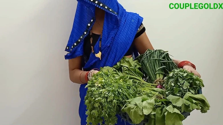 Sexy Komal: The vegetable seller was brought into the house and left.