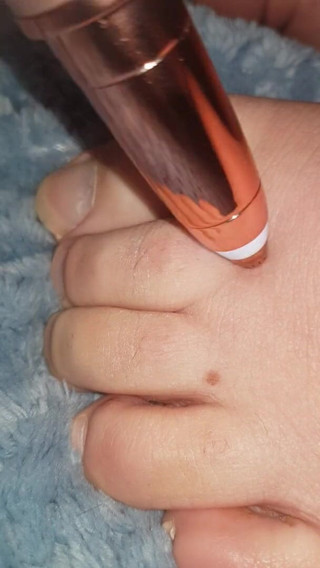 Faith's Feet Fetish: Faith feet fetish - shaving my toes