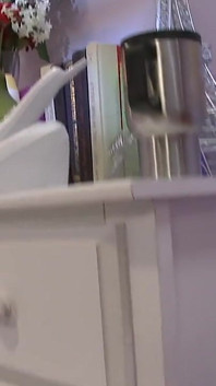 Orta yaşlı seksi kadınlar sahne 3_sexy esmer orta yaşlı seksi kadın India Summer komşusunu götten sikiyor ve sonunda ayakları dölle kaplı
