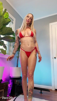 La bulla muscolosa in bikini flette ed umilia le modelle segrete di victoria