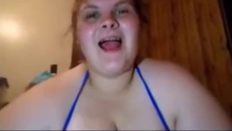 Fat House Wife: Ogromne ogromne 48DDD cycki żona w bikini dostaje titty fucked sperma między...