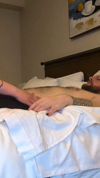 Massage van vriend stiefdochter verandert in meer feat Sasha May - taboe rollenspel - Wolfgang White