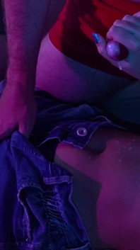 Pantat bahenol cewek ini dientot gaya doggy habis-habisan pakai jeans