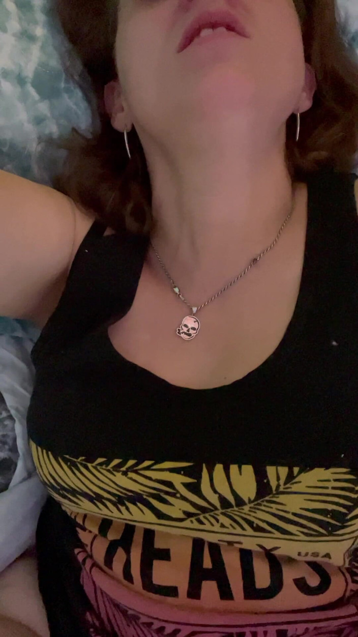 Suzy Wylde: Todo ese coño tan pequeño de tela