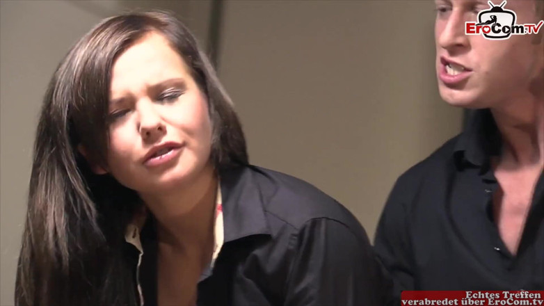 EroCom: Pretty brunette wants to be fucked on the spot