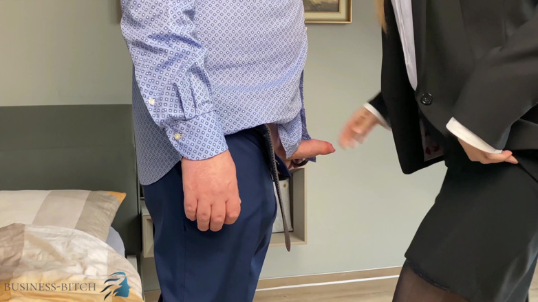 Business Bitch: Secretary gets face fuck and deepthroat