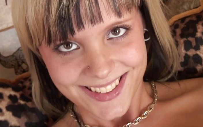 Kinky Angels: Teen beauty gets gets cum in mouth after pussy got...