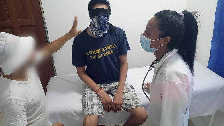 Negrita sexy: I Take My Stepson to a Massage Center so He...