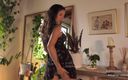 Effy Loweell studio: Frumoasa model de Instagram arată foarte dulce și senzual în rochia ei...