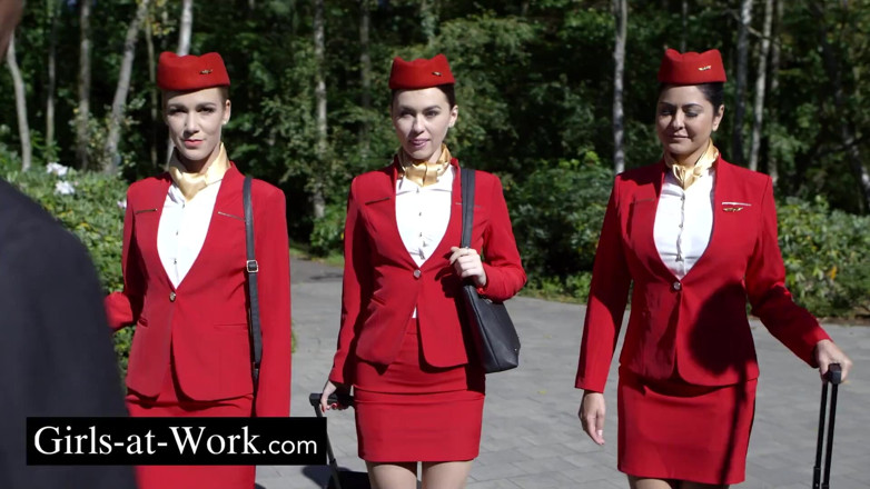 Girls At Work: Bộ ba tiếp viên hàng không