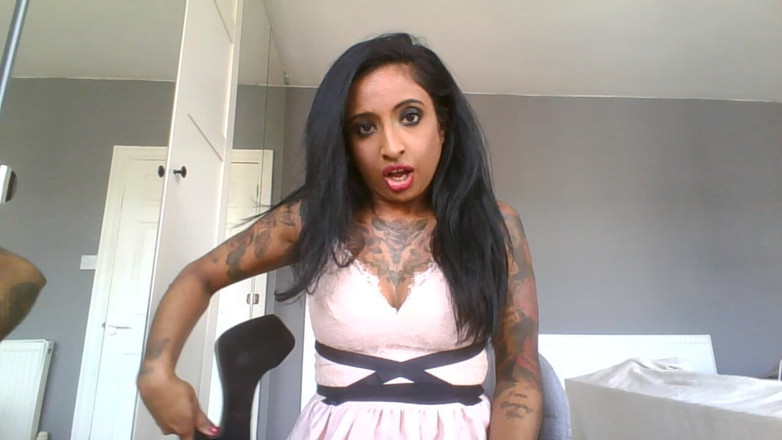 BabeXX69XX Asian MILF: Une baby-sitter supplie pour un job / creampie dans la chatte