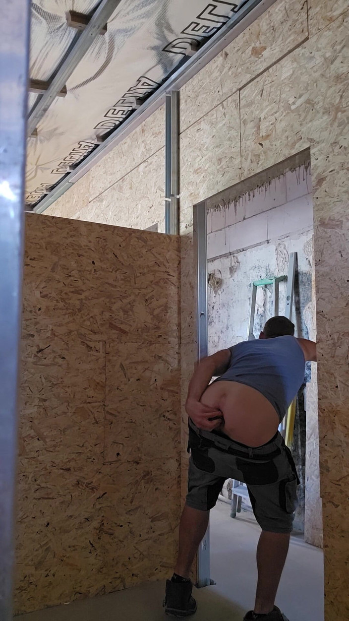 Chris_snoopy_91: 建筑工地的热辣一天 第7/9部分指法，假阳具口交，假阳具操逼