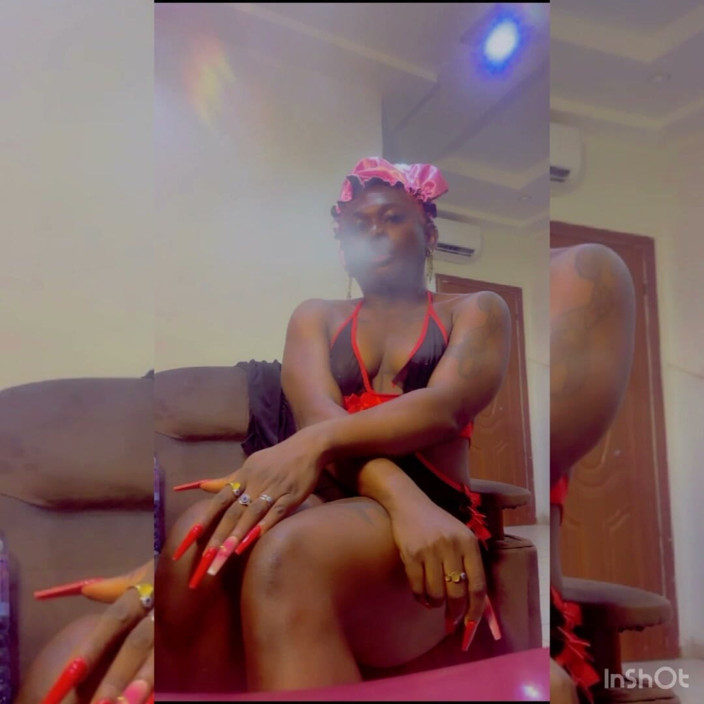 Sassy_celess: Was Playing with My Body and My Neighbor Came Inside...