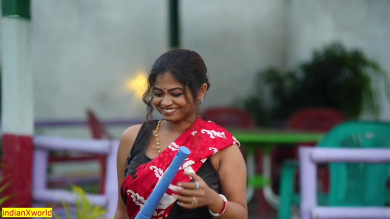 Indian Xshot: Jefe follando a mi inocente esposa! India en la oficina