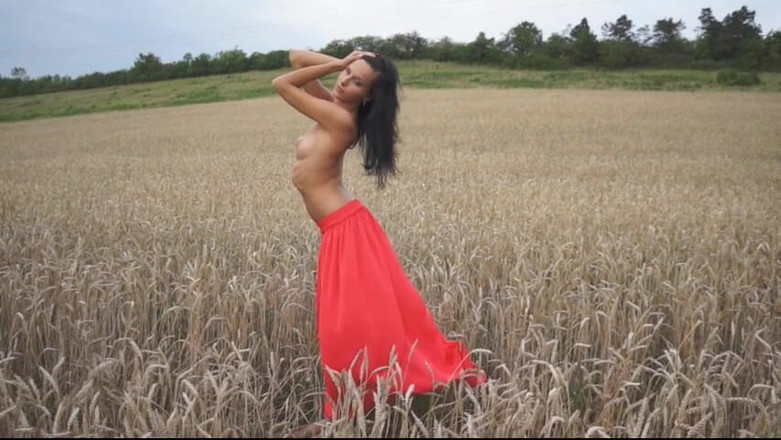 Watch4beauty: Chica amapola