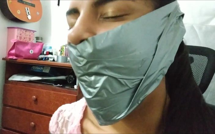 Selfgags Latina Bondage: Martinez के साथ राक्षसी गला घोंटने का मज़ा!