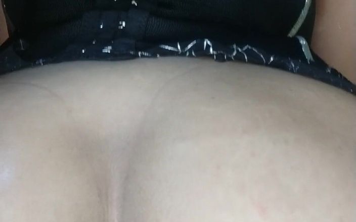 Carla Villalobos: Geile freundin steckt analplug für ihren liebhaber in ihren arsch