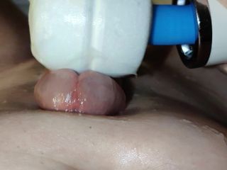 DMV toy lover: Close-up met Hitachi-toverstaf vibrerend sperma uit mijn lul deel 2 DMVToylover223