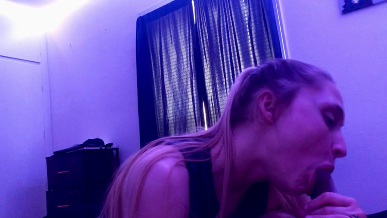 LuluLemons000: Gadis remaja nyepong kontol besar pria kulit hitam saat pacarnya...