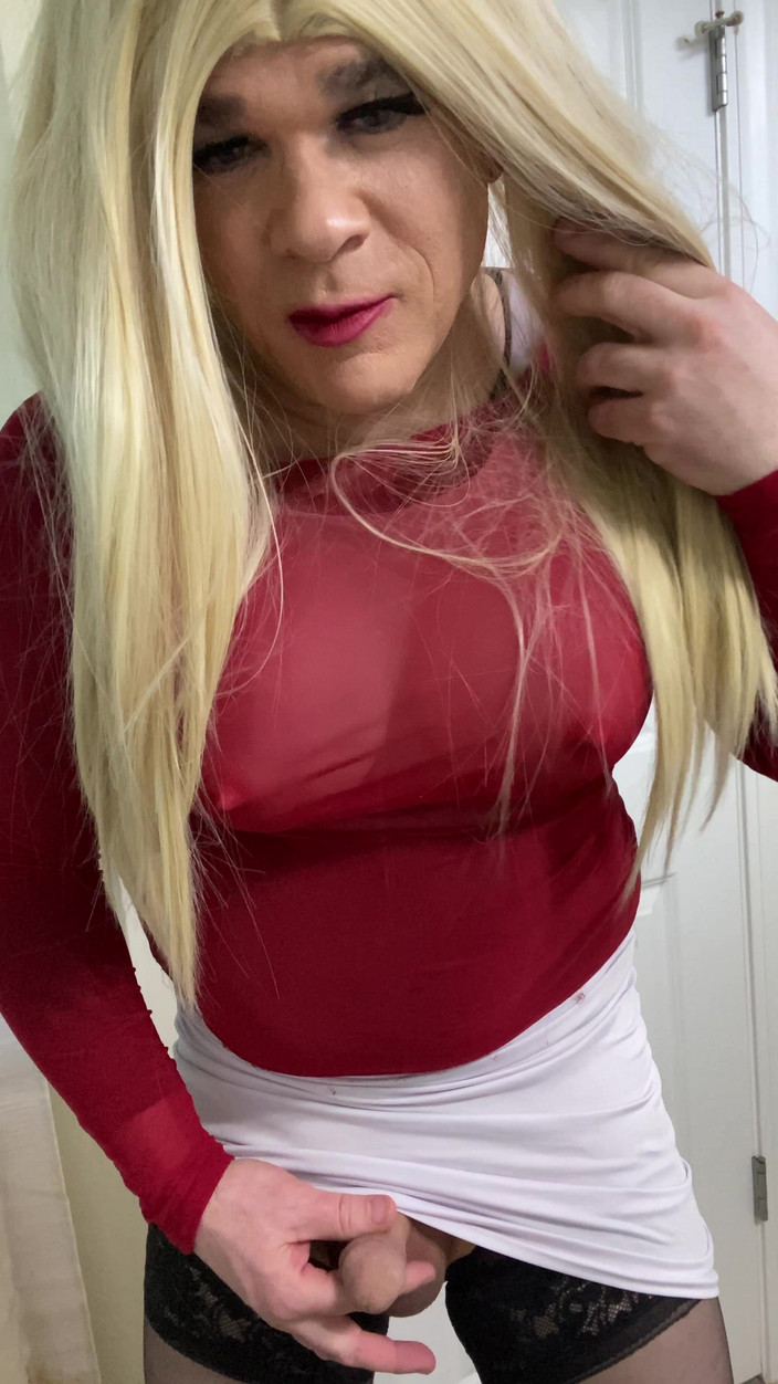 MadisonCD2025: Shemale amateur staat op en pronkt met vunzige praat en...