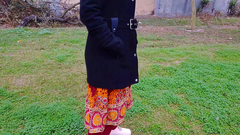 Sairaxsaim: Najděte náhodnou holku v parku