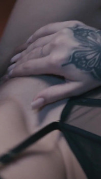 Lola Bellucci's sexy verrassing