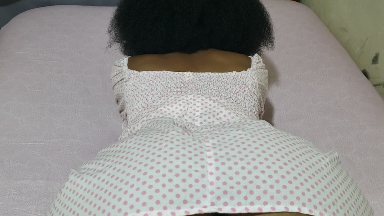 Lovemina: 情熱的なシーン 官能的な少女が心を体験する