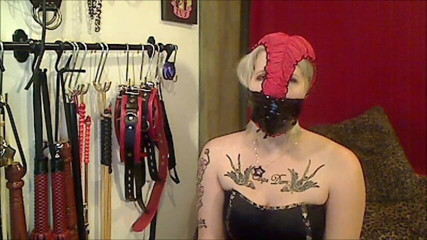 Selfgags classic: Dominatrix seluar dalam tersedak! (Episod 1 daripada 2)