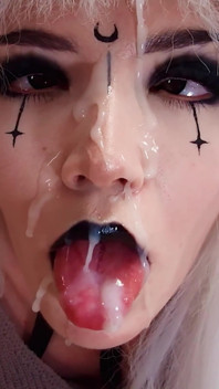 The Secret of the Eternal Beauty of the Elf Witch Is Hot Cum on Her Face After a Week of Abstinence