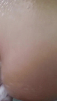 Ducha humeadora con una diosa con curvas