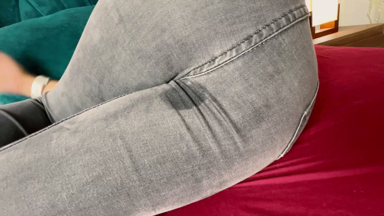 NattyVega: I Peeed in My Bed Desperate