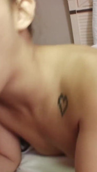 18letá asijská deepthroat kouří staršího ptáka