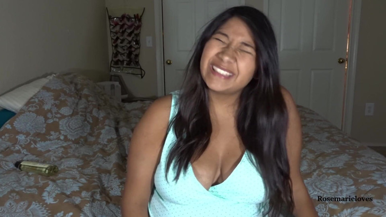 RosemarieLoves: Embarazada milf twerking en pequeña tanga y bragas rosas de...