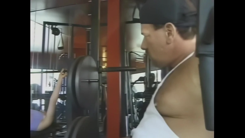 Pornobello: Uma Morena Jovem E Gostosa Quer Ser Fodida Com força...