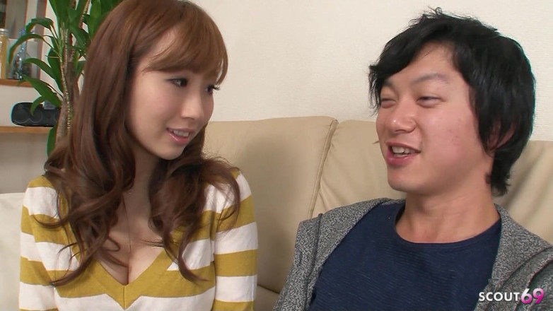 Asian porn collection: Štíhlá japonská učitelka svádí chlapce k šukání při čekání na rodiče v...