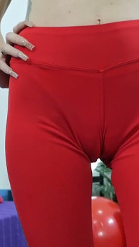 Melody 002 - tight-angels - magere babe met de meest perfecte kont dijgat toeters en gezwollen cameltoe poesje!
