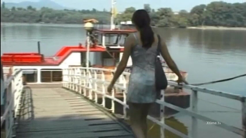 Monster Cocks: Uma pobre jovem fodida em barco por um grupo de...