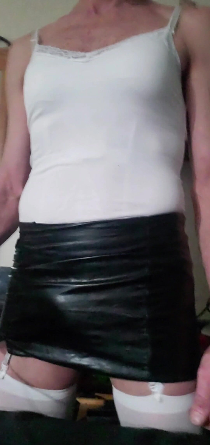 Cd Michelle lingerie: CDMichelle носить черную мини-юбку