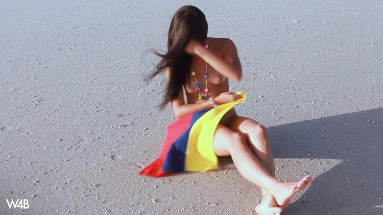 Watch4beauty: Latina Solo