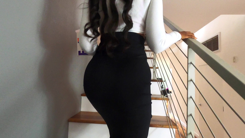 Tommy Wood XXX: Zenci sekreter büyük yarağımın her yerine fışkırtıyor Olivia Jay