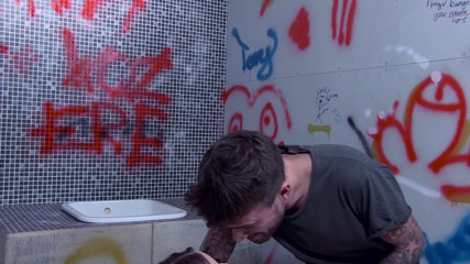 Pure XXX Hardcore: Leyla s-a futut tare în baie de la Luke Hotrod